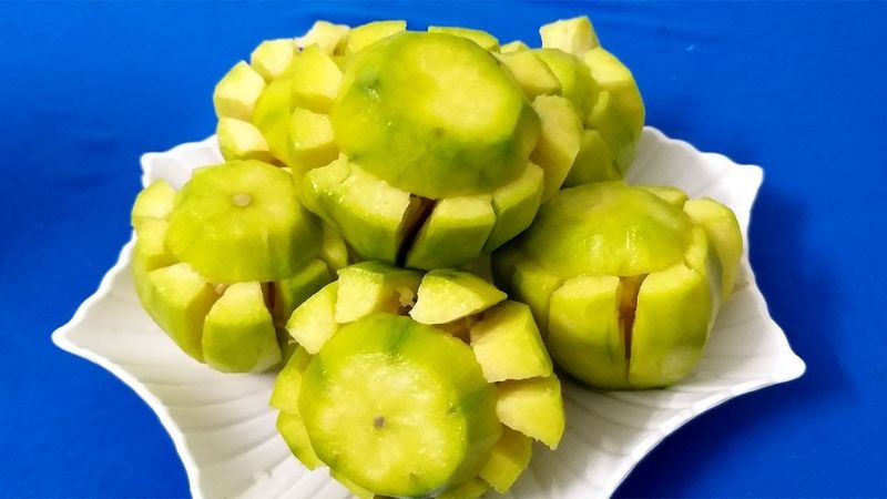 Thưởng thức cóc ngâm chua ngọt