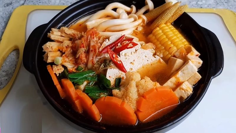 Tác dụng phụ khi bà bầu ăn mì cay quá nhiều