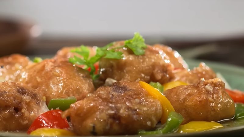 món sườn chiên xốt mận chua ngọt