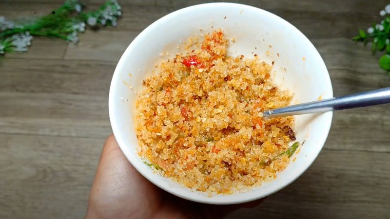 Làm hỗn hợp nước mắm đường
