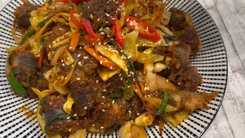 món dồi huyết Hàn Quốc xào cay