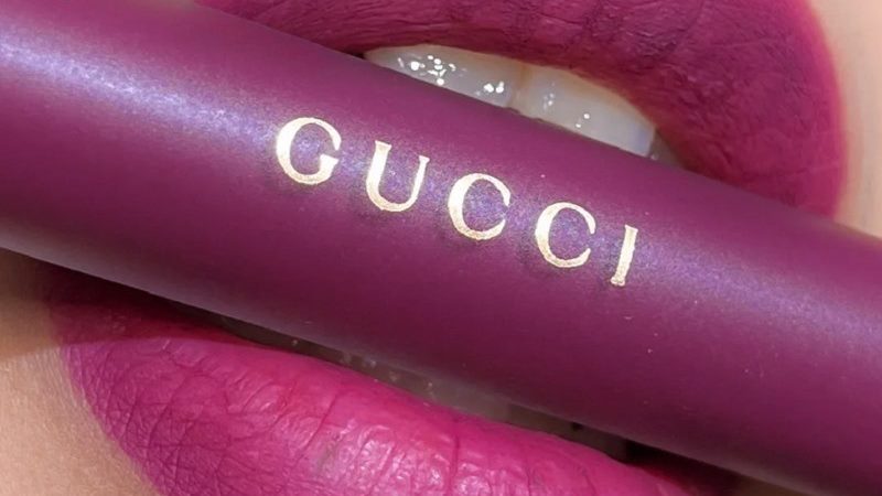 Son kem lì Gucci 607 Vanessa Violet màu hồng mận