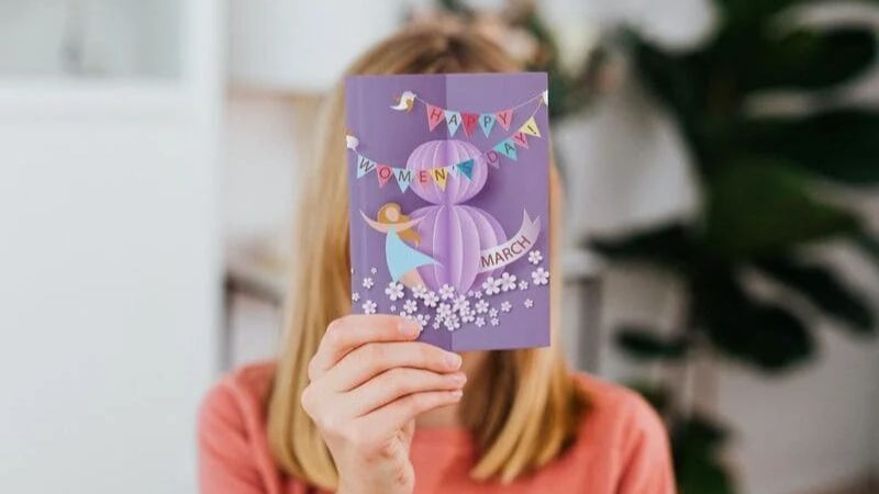 Thể hiện sự quan tâm và tình cảm