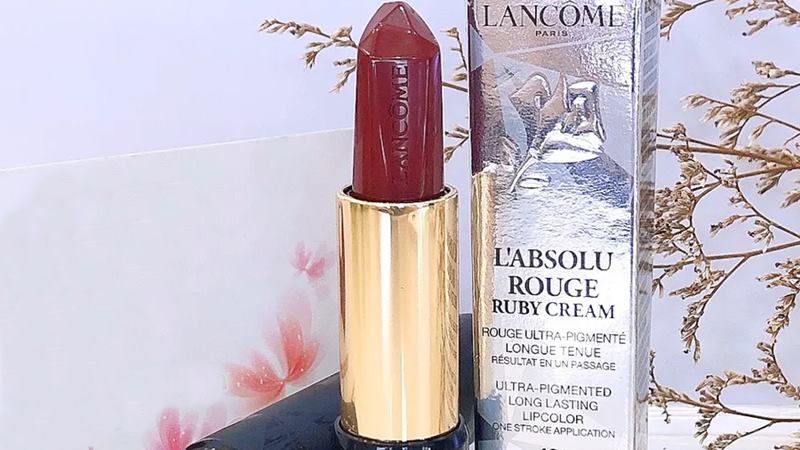 Son Lancome 481 Pigeon Blood Ruby màu đỏ rượu