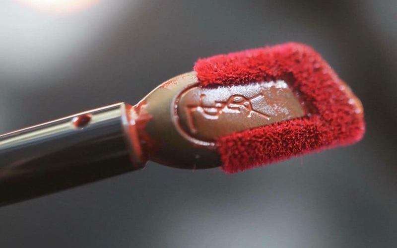 Son Kem YSL 08 Black Red màu đỏ rượu