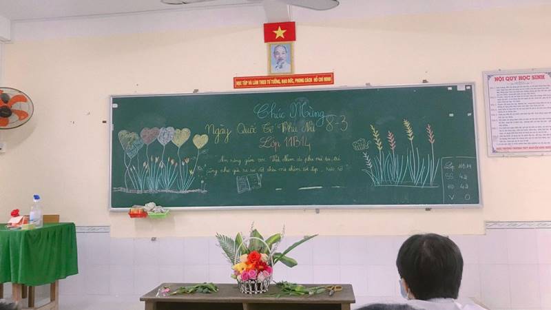 Trang trí bảng 8/3 đẹp, tạo điểm nhấn cho lớp