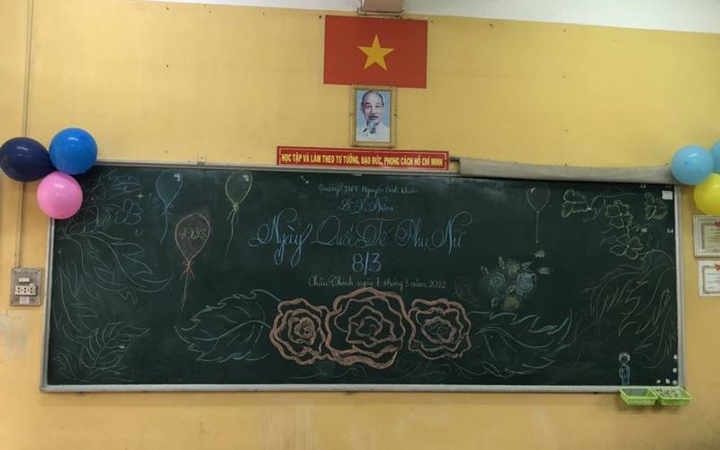 Cách trang trí bảng 8/3 đơn giản, đẹp mắt