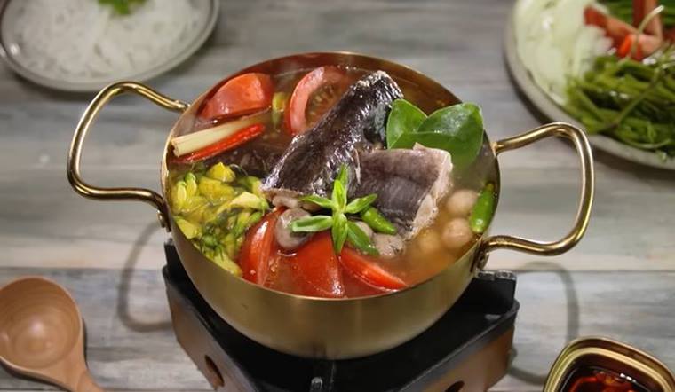 Cách nấu lẩu cá lăng vị Thái thơm ngon nức mũi