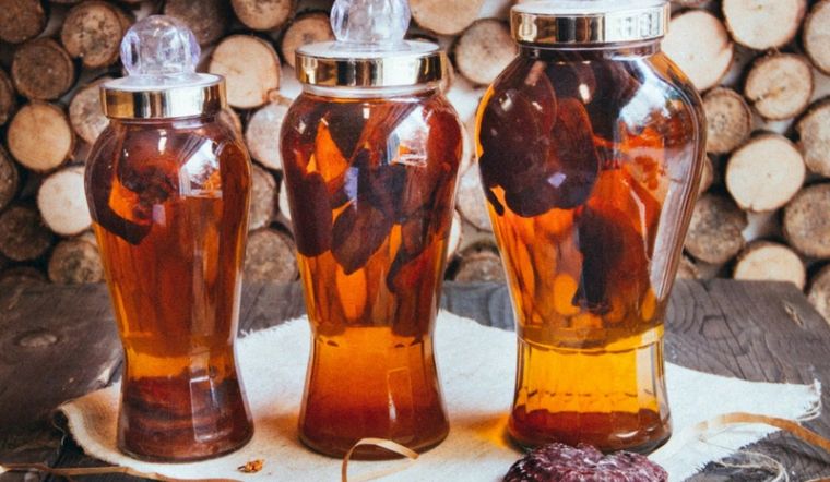 Hướng dẫn chi tiết cách làm nấm linh chi ngâm rượu