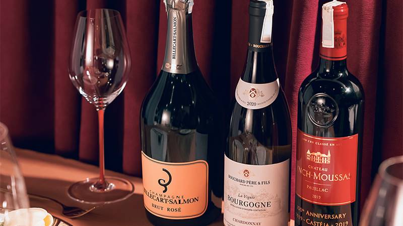 Rượu vang hoặc champagnes