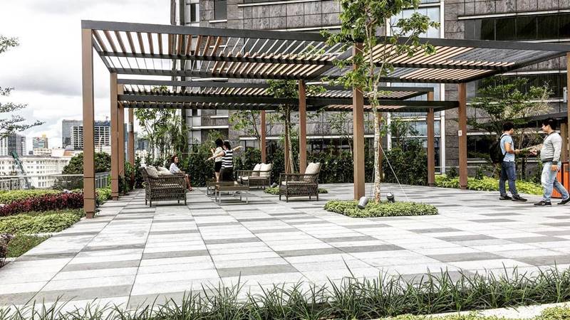 Đi chơi 8/3 ở Sài Gòn: Khu vườn trên mây view 360 độ ở Takashimaya