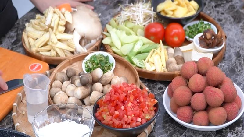 Nguyên liệu làm món nấm rơm chiên giòn sốt cà chua