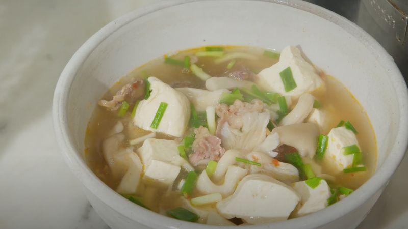  Thưởng thức canh nấm bào ngư