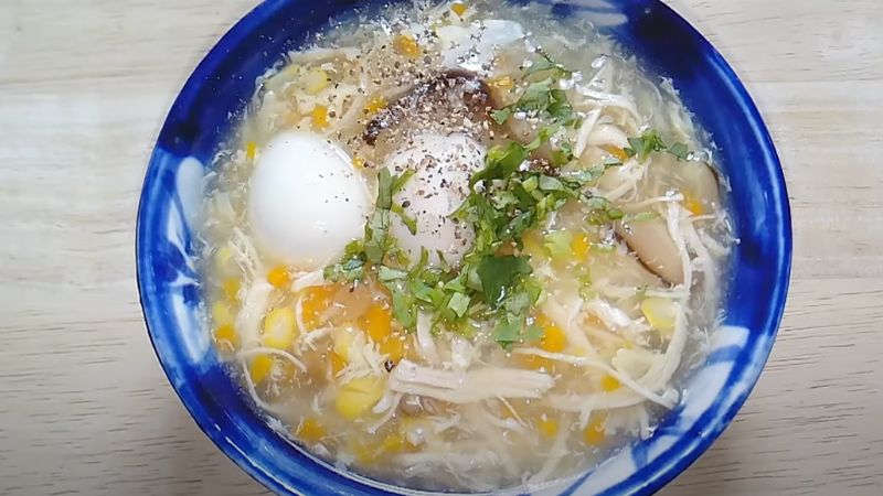 Súp gà nấm hương