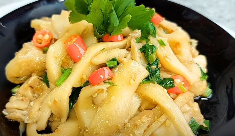 Cách làm nấm bào ngư xào dầu hào chay cực ngon, cực hao cơm