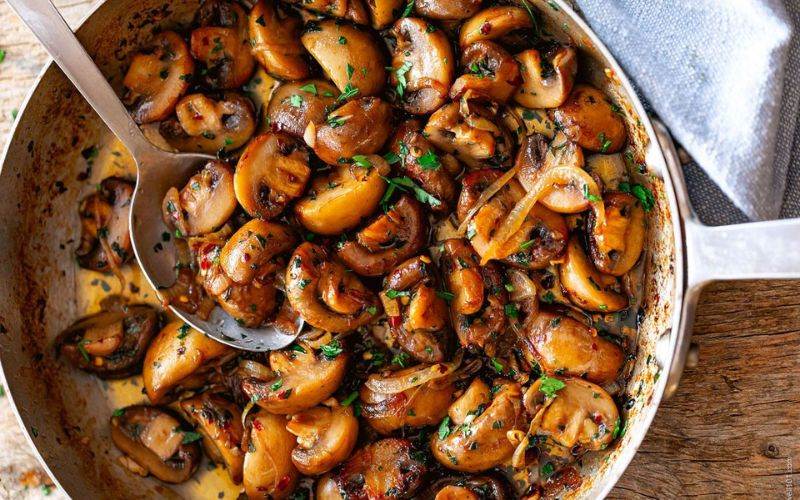 Nấm mỡ kho củ cải