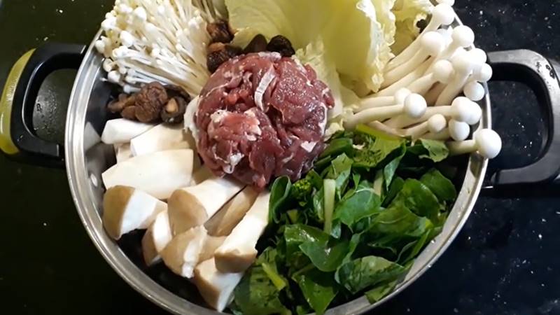món lẩu bò nấm