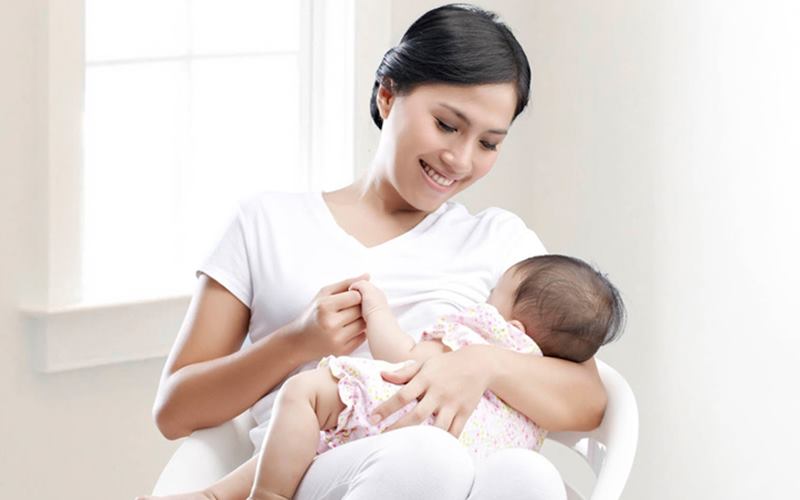 Xem xét kỹ lường nếu muốn hiến máu khi đang cho con bú