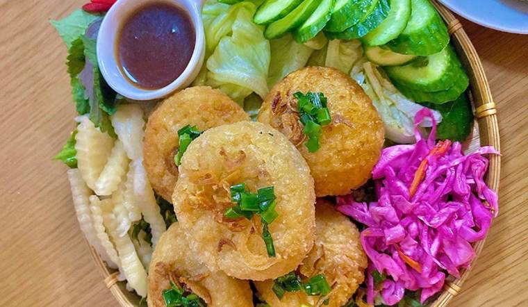 Cách làm xôi gà nấm ngon đúng điệu, dẻo thơm, ai ăn cũng mê