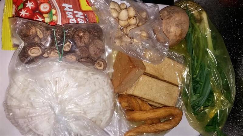Nguyên liệu làm món bánh canh nấm chay