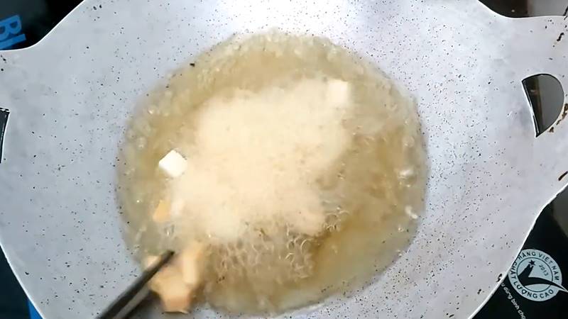 Chiên nấm và đậu hũ 