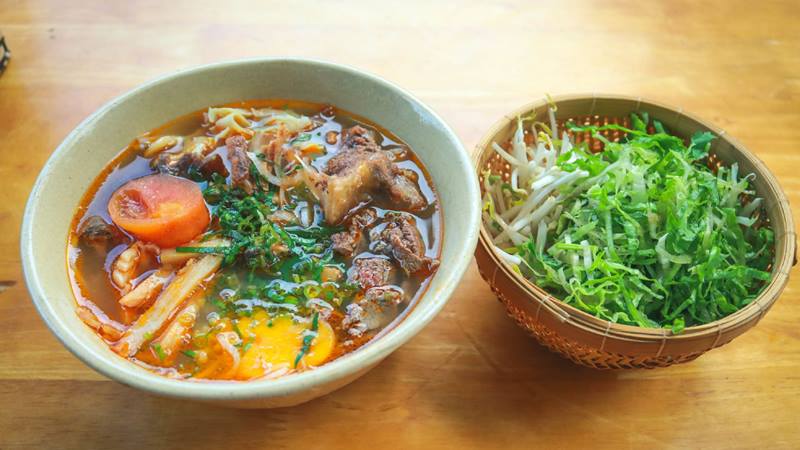 Bún Măng Bò Bà Dzú đầy đặn topping