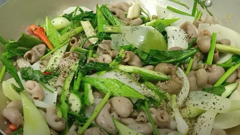 bao tử cá basa xào hành tây