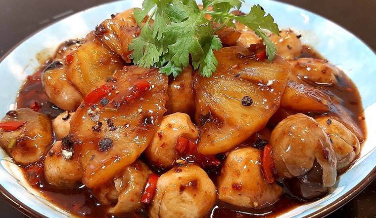 Trổ tài làm nấm rơm kho khóm cho ngày chay thêm hấp dẫn