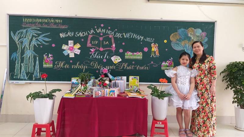 Trang trí bảng ngày hội đọc sách về các danh ngôn, châm ngôn về sách và việc đọc sách.