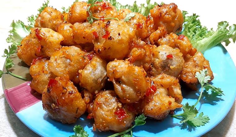 Tự làm nấm rơm chiên nước mắm đậm đà, ngon hết ý