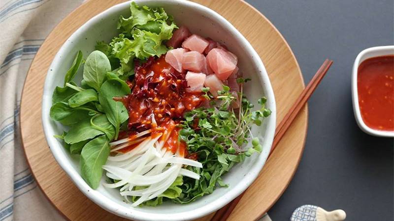 Cách chế biến cá ngừ đông lạnh - Salad cá ngừ