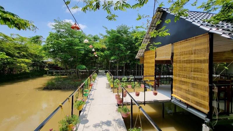 Nhà hàng và hồ câu cá Vườn Khế