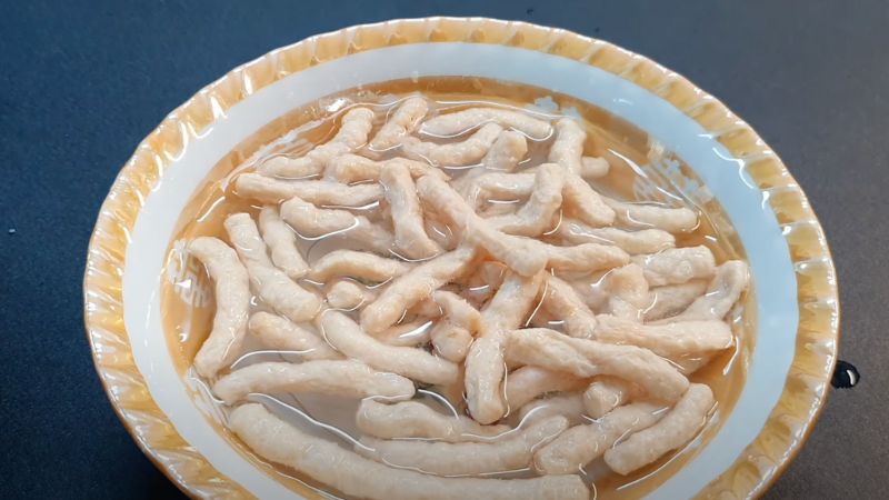 Ngâm mềm cá bống chay