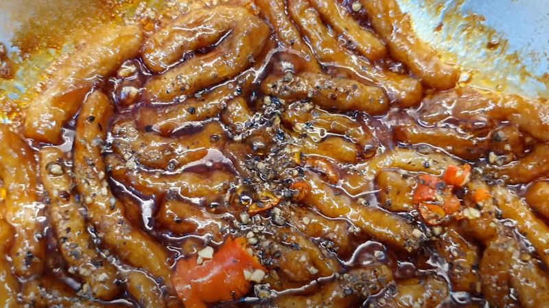 Thưởng thức cá bống kho chay