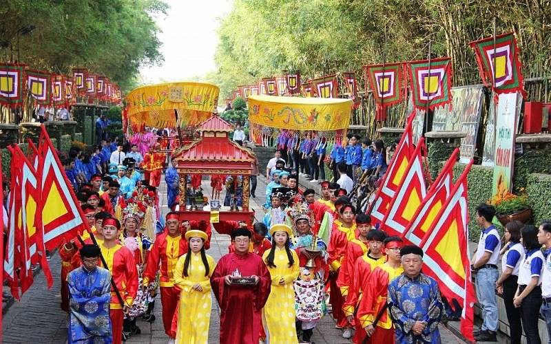 Các nghi lễ truyền thống khác Các nghi lễ truyền thống khác