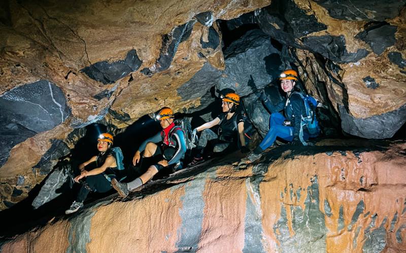 Khám phá hang động ở Quảng Bình Khám phá hang động ở Quảng Bình