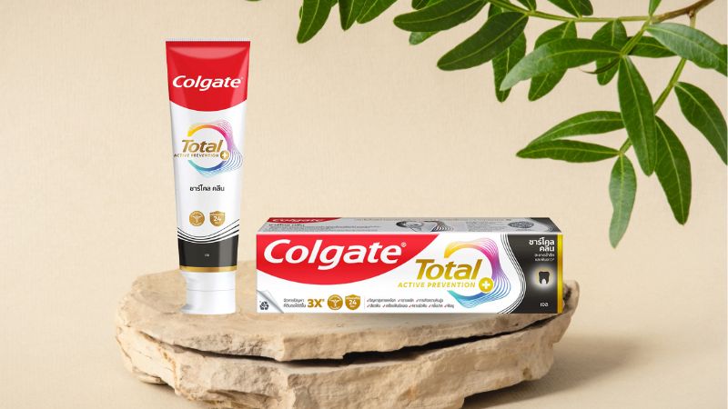 Kem đánh răng Colgate Total Charcoal Clean