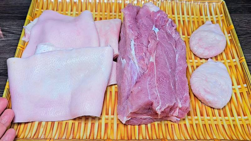 Nguyên liệu làm món pate bong bóng trứng muối