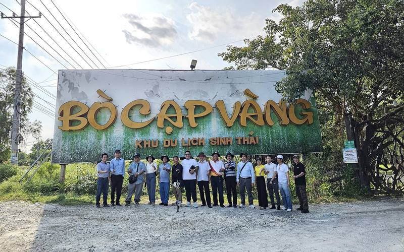 Khu du lịch Bò Cạp Vàng