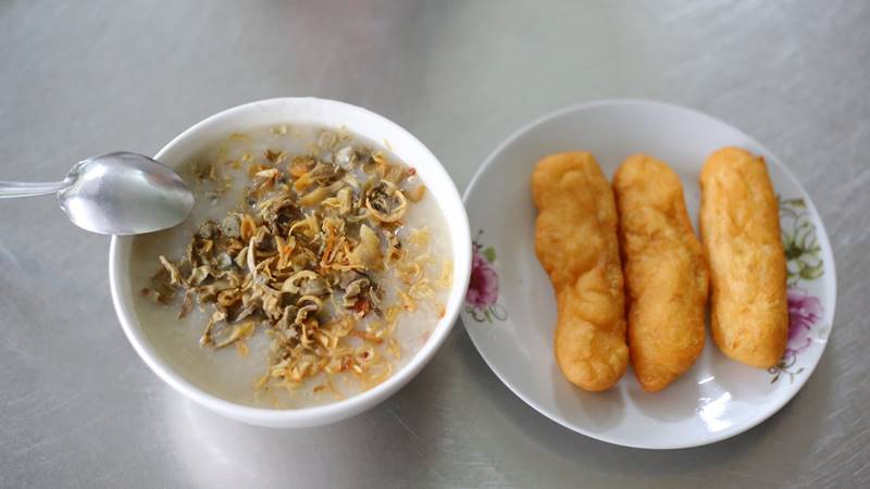 Đối tượng nên và không nên ăn cháo hến