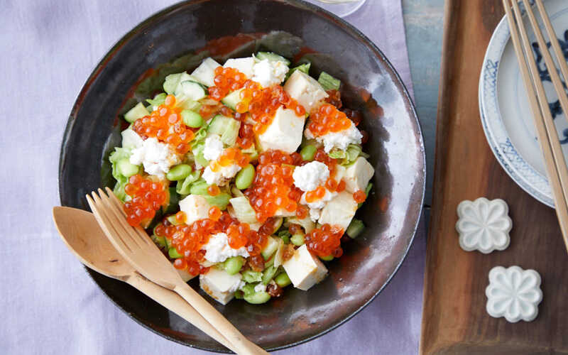 Salad trứng cá hồi