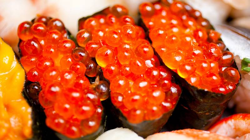 Cách chọn mua trứng cá hồi đông lạnh chất lượng