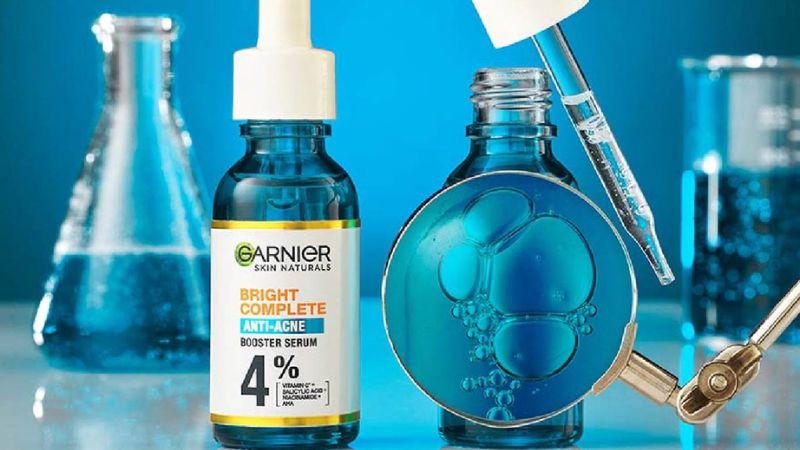 Ưu điểm, nhược điểm serum Garnier Bright Complete Anti-Acne màu xanh Ưu điểm, nhược điểm serum Garnier Bright Complete Anti-Acne màu xanh