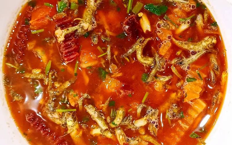 Canh cá bống su hào, củ dền