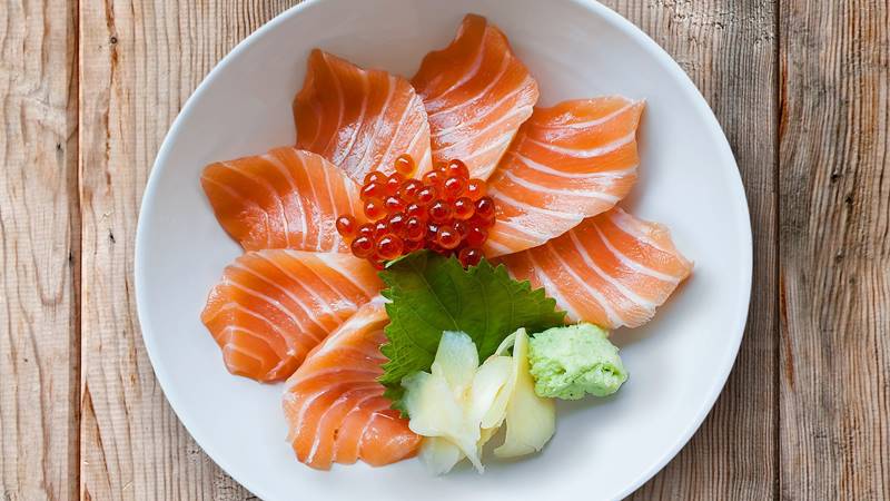 Sashimi cá hồi là gì? Giá trị dinh dưỡng của sashimi cá hồi