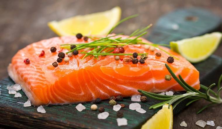 Cá hồi kỵ với gì? Những lưu ý khi ăn cá hồi