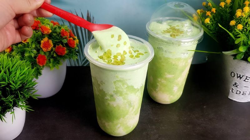 Thưởng thức trà sữa cốm non