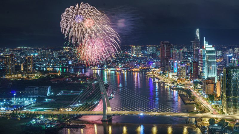 30/4 có bắn pháo hoa không?