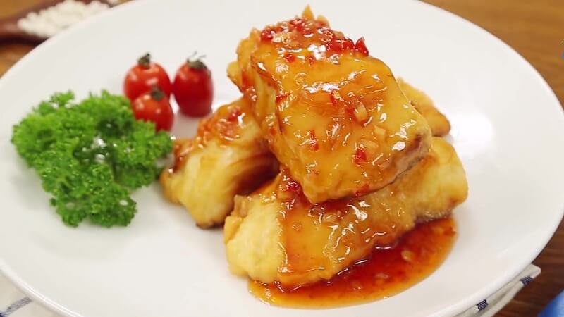 Phi lê cá lóc chiên giòn sốt chua ngọt