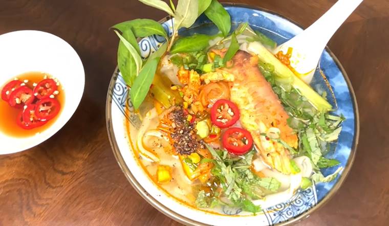 Cách nấu bánh canh cá lóc Huế ai ăn cũng đều thích